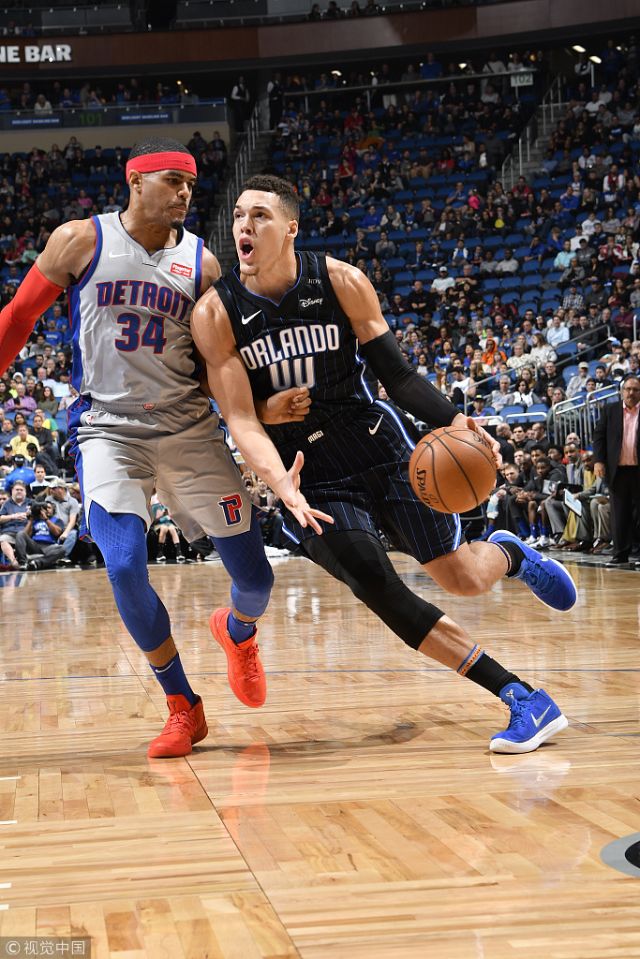 西媒：阿隆索担心在国王杯阴沟翻船，依然带姆巴佩出征（西媒称：担忧国王杯翻车，阿隆索仍携姆巴佩随队出征）