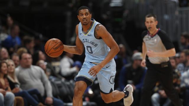 美记：雄鹿寻求交易库兹马和波蒂斯，拉文和小波特是意向目标（美媒：雄鹿正推动涉及库兹马与波蒂斯的交易，拉文和小波特列入意向名单）