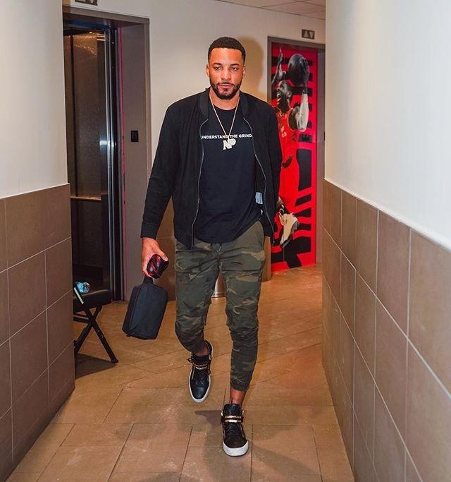 2025中冠奖项公布：厦门队张越包揽最佳球员、最佳射手（2025中冠评奖出炉：厦门队张越荣膺最佳球员并加冕金靴）