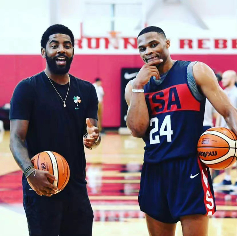 赫内斯：明年目标是德甲冠军；已准备庆祝活动？我们不想傲慢（赫内斯：明年剑指德甲冠军；被问庆祝是否已准备——不，我们不想显得傲慢）