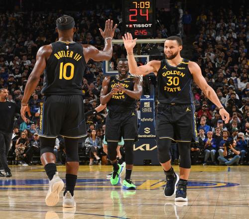 马斯切拉诺：阿连德因发烧没参加训练；温哥华队有很多好球员（马斯切拉诺：阿连德发烧缺席训练，温哥华阵中好手众多）