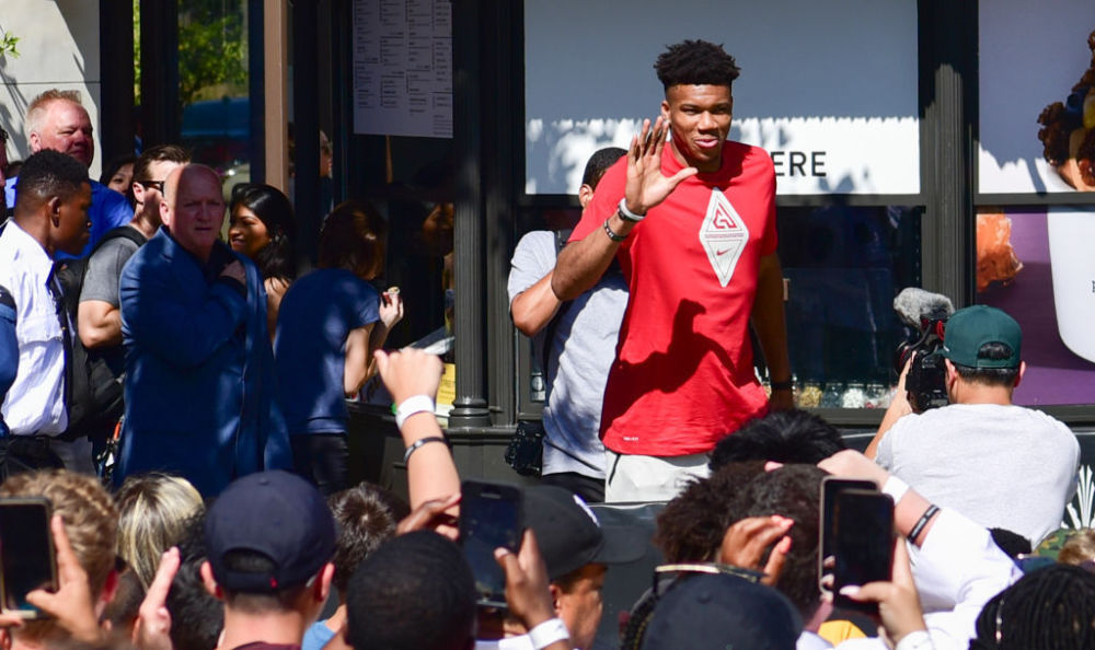 英超 阿森纳VS布伦特福德比分预测 积分排名与争冠形势：欧冠后遗症的考验（英超前瞻：阿森纳VS布伦特福德，比分预判与积分格局，欧冠消耗成关键考验）