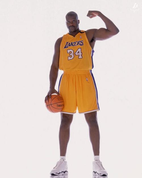 东里状态低迷，合计3中0+1失误（东里手感冰凉：3投0中外加1次失误）