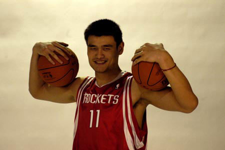 世体：因巴萨官方APP问题，约2000人无法下载门票进入球场（世体：巴萨官方App故障致约2000名球迷无法下载门票入场）