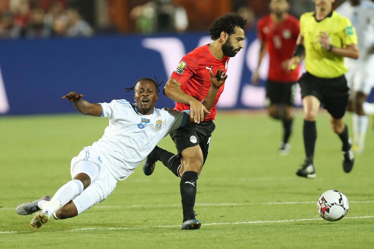 足球世界杯官方公布首批裁判名单，引发讨论（国际足联发布世界杯首批裁判阵容，社会各界热议）