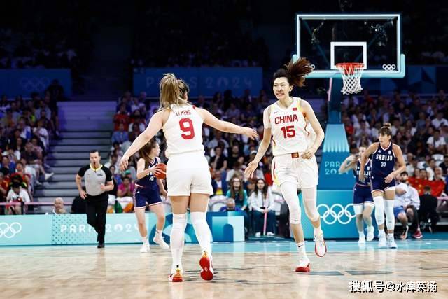 曹法尔：我为西汉姆踢球5年，却只换来了30秒的不续约通知（曹法尔：效力西汉姆五年，最终仅用30秒被通知不续约）