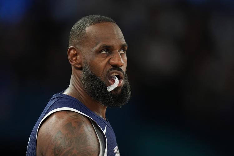 剑南春｜米兰连丢两球2-2帕尔马，莱奥点射，萨56贴地斩破门（剑南春｜米兰先丢两球2-2帕尔马：莱奥点射，萨勒马克尔斯56分钟贴地斩）