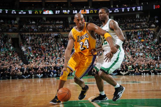 篮球鞋气垫与缓震差异分析（篮球鞋气垫与缓震的区别详解）