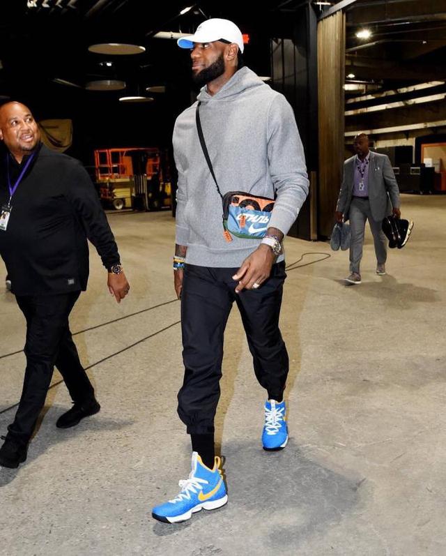 刘炜：接下来重点再补充一名防守尖兵，让球队轮转更顺畅（刘炜：下一阶段将引进一名防守悍将，优化球队轮换）