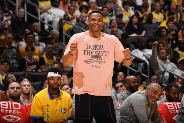 梅西出席梅西杯开幕活动，并与现场小球员们互动（梅西亮相梅西杯开幕式，与现场小球员亲切互动）