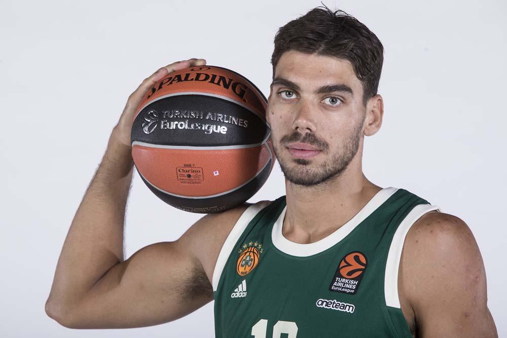 指定山东泰山队参加亚冠，上海上港球迷的建议，无视规则的呓语（让山东泰山参加亚冠？上港球迷此提议不过是无视规则的荒唐之谈）