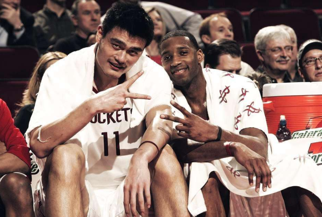 随着保罗在本赛季结束后退役，梦八仅剩下詹姆斯一人还未退役（保罗赛季后退役，梦八仅詹姆斯仍在征战）