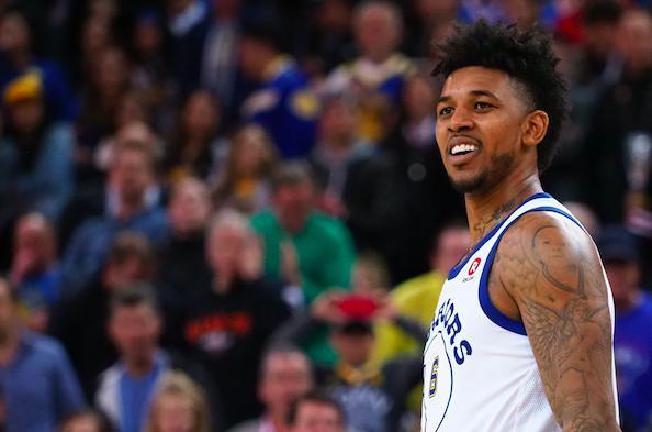 铁人引进迪力穆拉提!申花续约吴曦，超级杯国安海港决战南京奥体（迪力穆拉提加盟铁人，申花续约吴曦；超级杯国安对决海港于南京奥体）