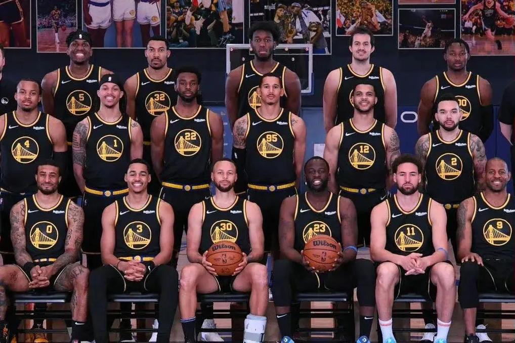 FIFPro最佳阵入围次数榜：梅西17次居首，姆巴佩6次进入前十（FIFPro最佳阵容入围次数排行榜：梅西以17次领跑，姆巴佩6次跻身前十）