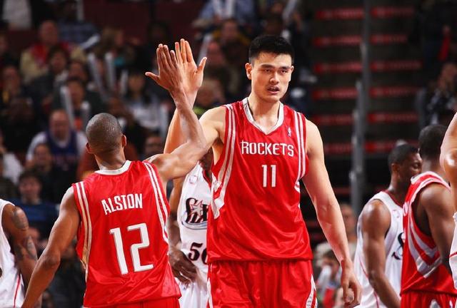 决战时刻3中3！克林根全场7中6得到14分14板（关键时刻三投全中！克林根全场7投6中砍下14分14篮板）