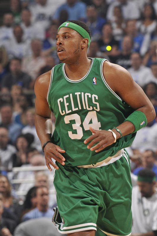 巴萨梅西关键助攻助力进球（梅西妙传助巴萨破门）