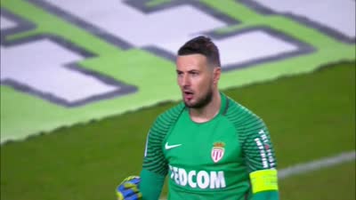 上海海港豪取连胜（上海海港连战连捷）