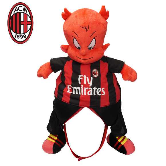 18岁中场新星卡萨斯：伤愈归来，渐入佳境（18岁中场新星卡萨斯伤愈复出，状态日渐回暖）