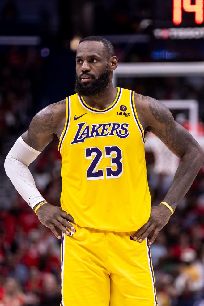 皇马欧冠大名单：姆巴佩、维尼修斯领衔，赫伊森、裤袜缺席（皇马欧冠名单出炉：姆巴佩、维尼修斯领衔，赫伊森、裤袜缺阵）