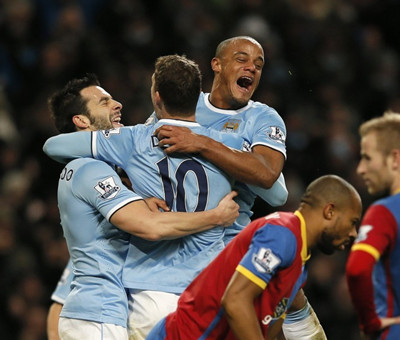 历史第三！文班亚马连续98场送出盖帽，仅逊尤因&穆托姆博（史上第三！文班亚马连续98场有封盖，仅次尤因与穆托姆博）