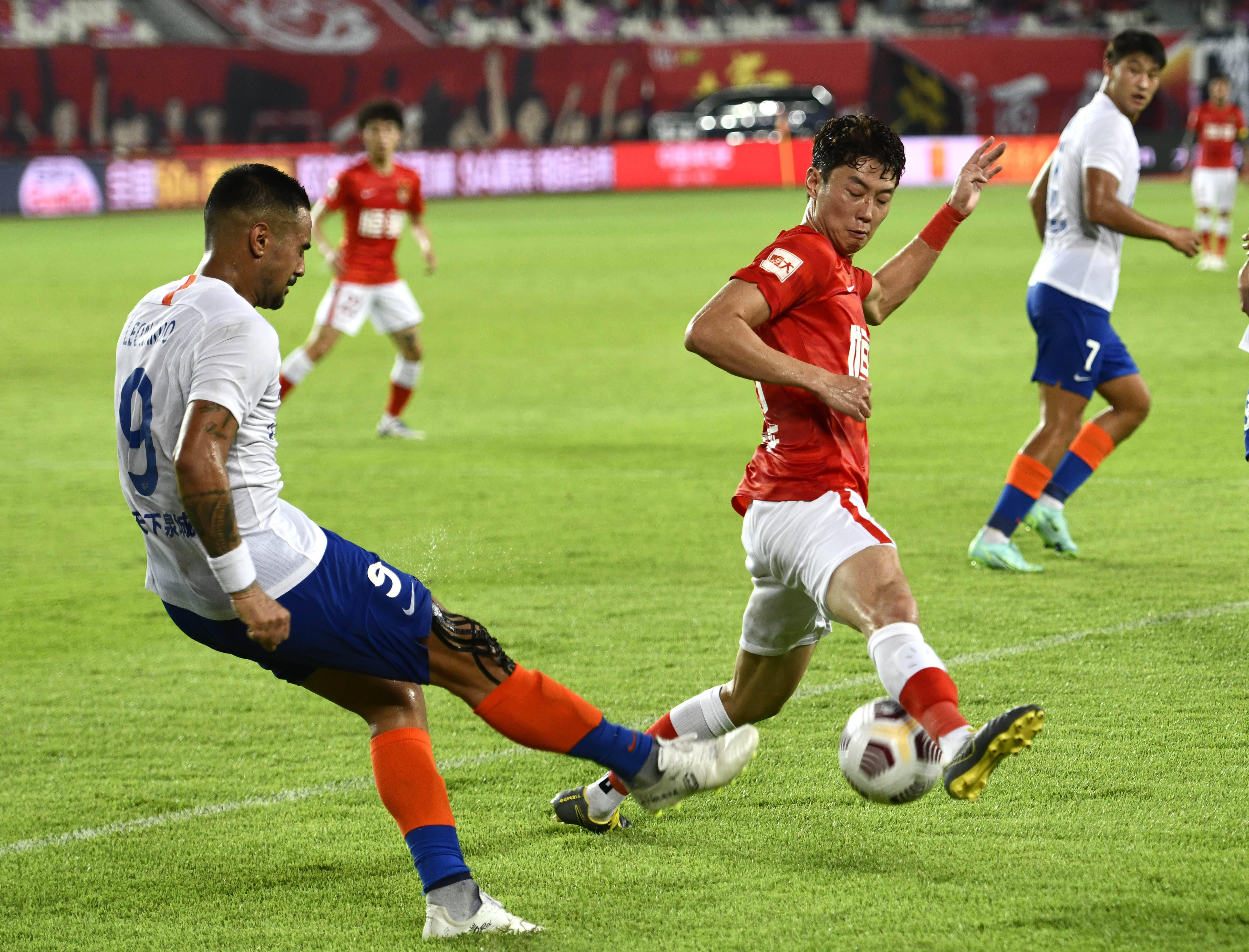 科尔：勇士仍需提升防守质量，但失误才是胜负的关键因素（科尔直言：勇士防守仍待提高，胜负更取决于失误）