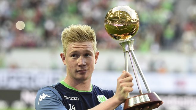 神之一脚！德甲保级队惊现蝎子摆尾式神仙球，现场视角，太丝滑了（德甲保级队上演蝎子摆尾神仙球：现场视角尽显丝滑）