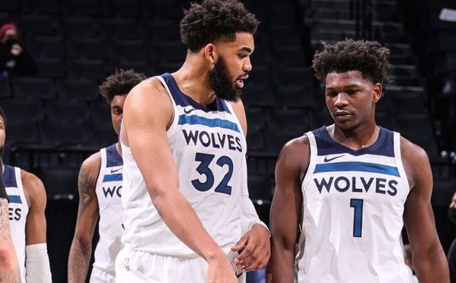 记者：穆斯卡特并不是被“气”走了，他是抽空去上了个厕所（记者澄清：穆斯卡特并非被气走，只是中途去上厕所）